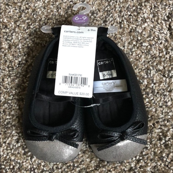 Carter’s Crib Shoes - Picture 1 of 2